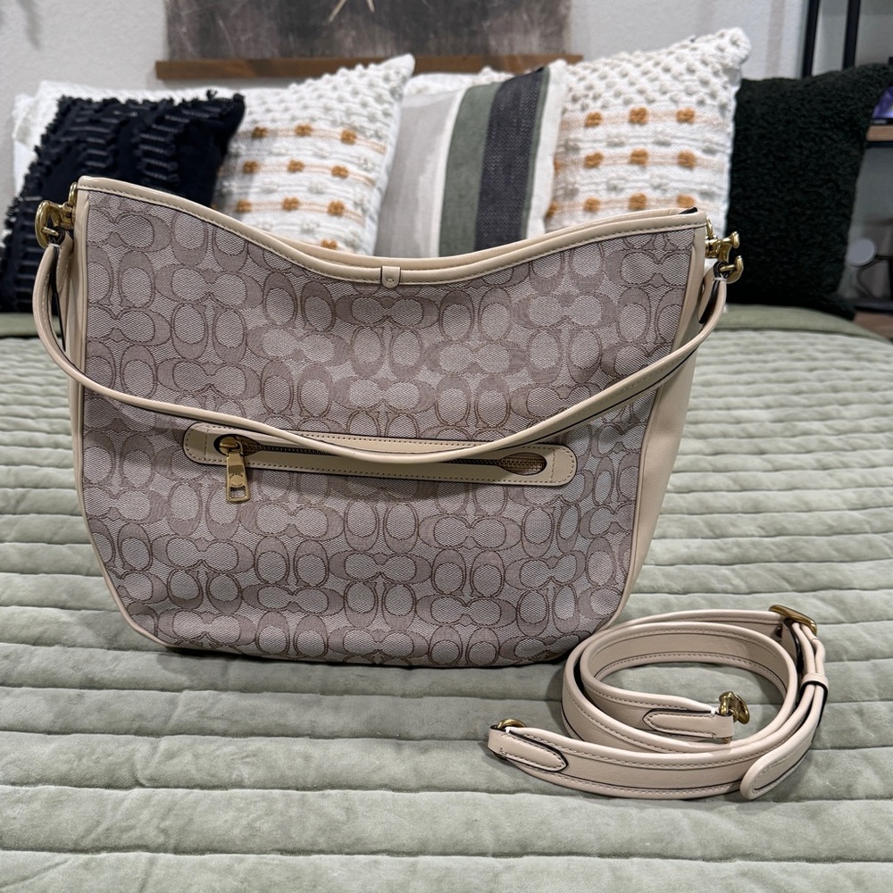 Coach Carry Shoulder Bag